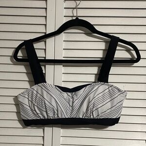 Athleta chevron bikini top size 36 b/c